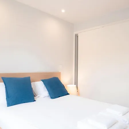 Charming Duplex In Graca | By Airnest Apartment *