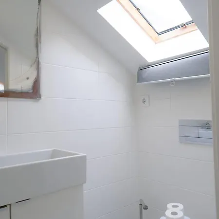 Appartement Charming Duplex In Graca | By Airnest