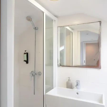 Charming Duplex In Graca | By Airnest *