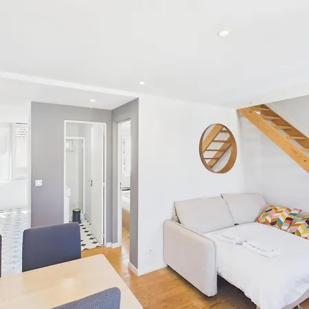 Charming Duplex In Graca | By Airnest