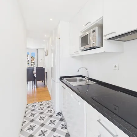 Charming Duplex In Graca | By Airnest Apartmán *